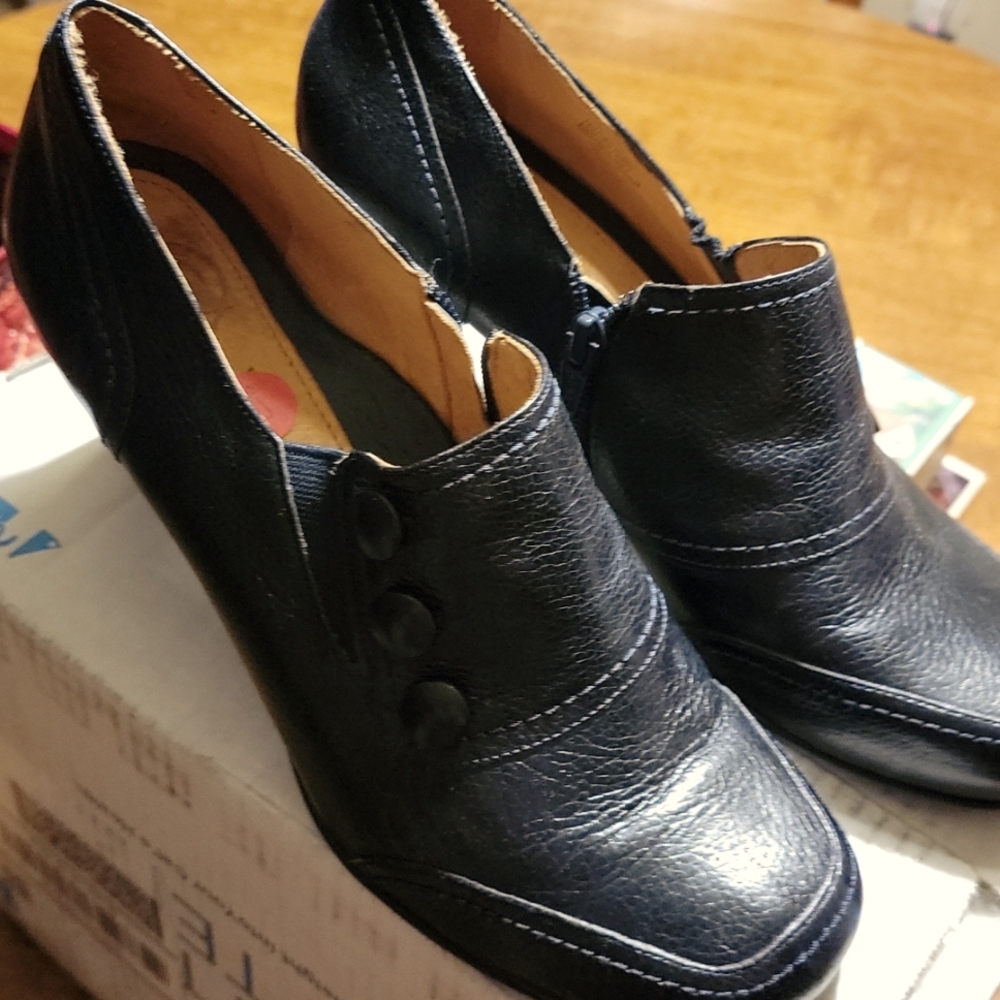 Black business casual shoes